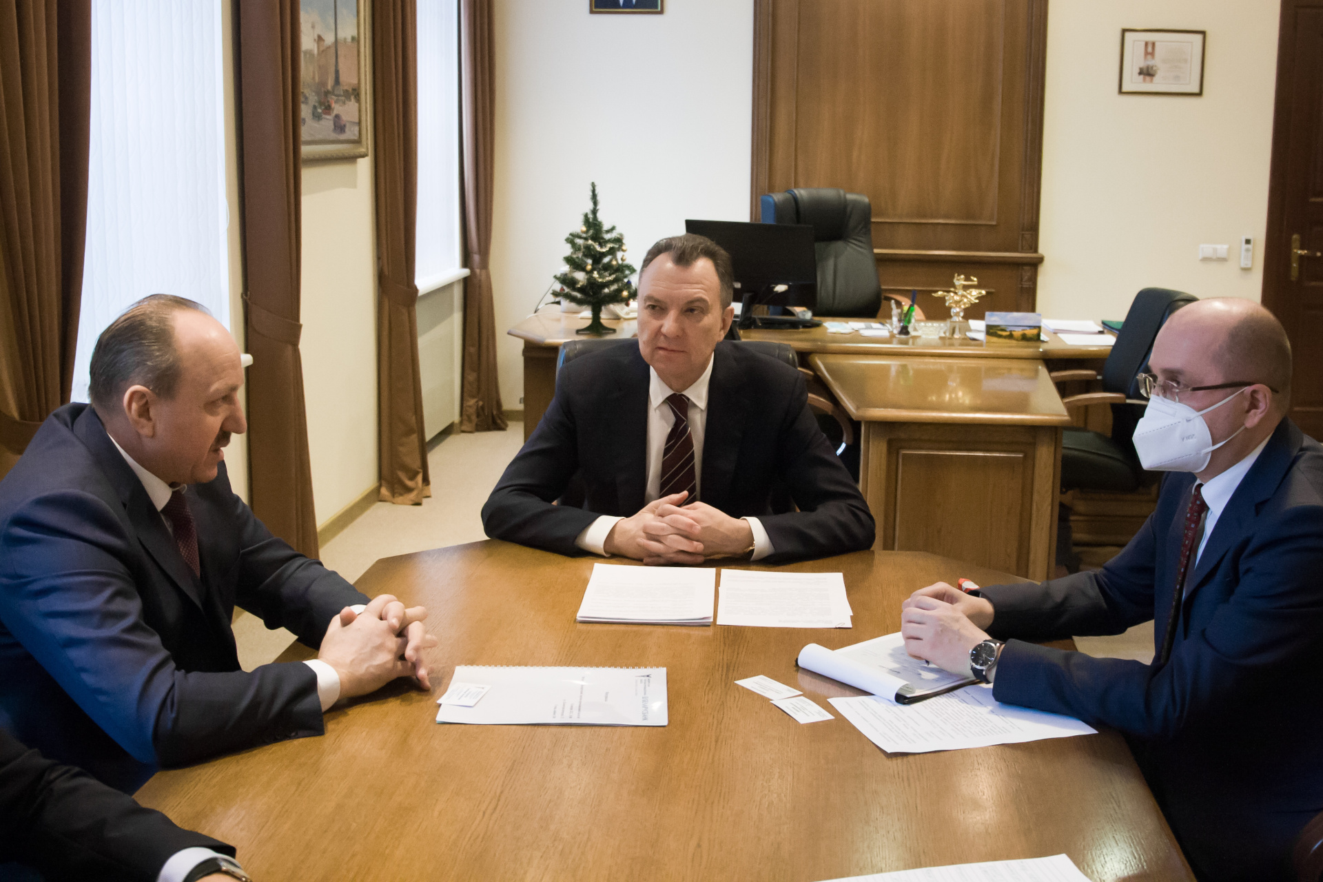 Сустрэча старшыні БелГПП У.Улаховіча з кіраўніцтвам ААТ «ААБ Беларусбанк» Сустрэча старшыні БелГПП У.Улаховіча з кіраўніцтвам ААТ «ААБ Беларусбанк»