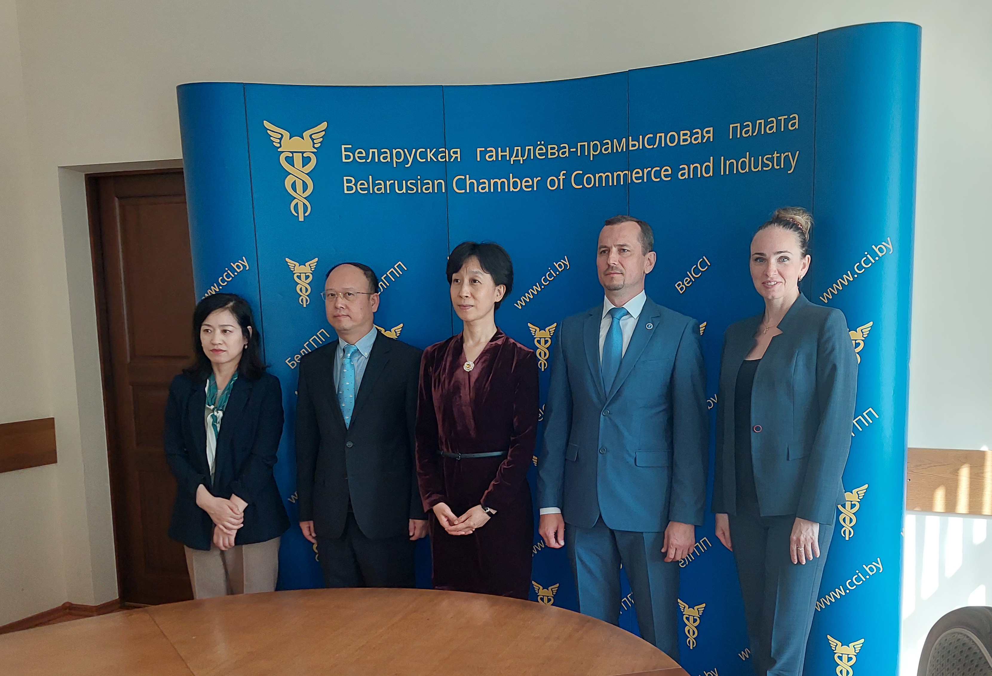 Сустрэча С.Набешкі з намеснікам мэра Народнага Урада г. Шэньян Чжэн Бінь