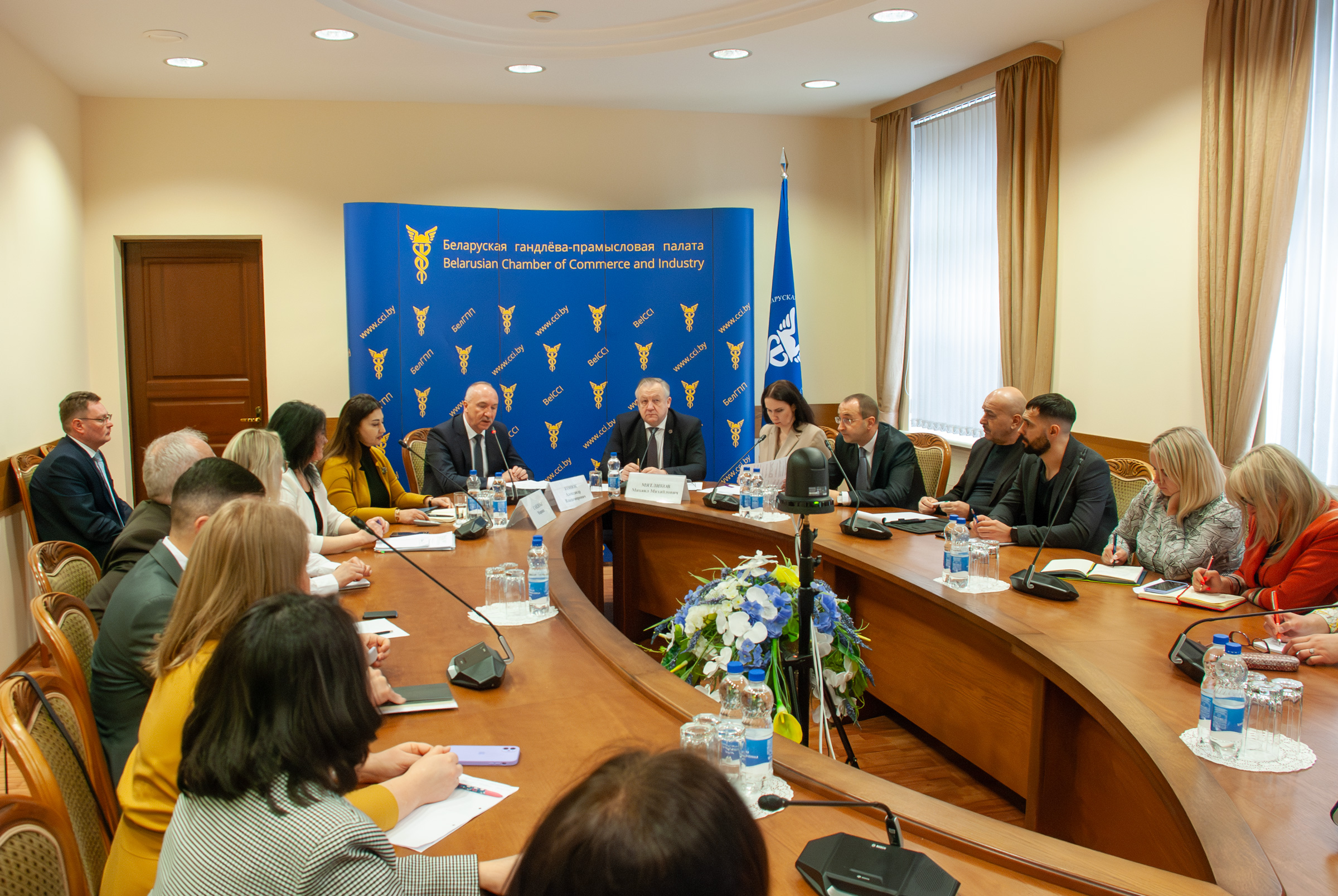 Прэзентацыя магчымасцей супрацоўніцтва з армяна-іранскай кампаніяй па бізнесе і развіцці (AIBDC) і ўдзелу ў праекце Іранскага гандлёвага цэнтра ў Ерэване Прэзентацыя магчымасцей супрацоўніцтва з армяна-іранскай кампаніяй па бізнесе і развіцці (AIBDC) і ўдзелу ў праекце Іранскага гандлёвага цэнтра ў Ерэване
