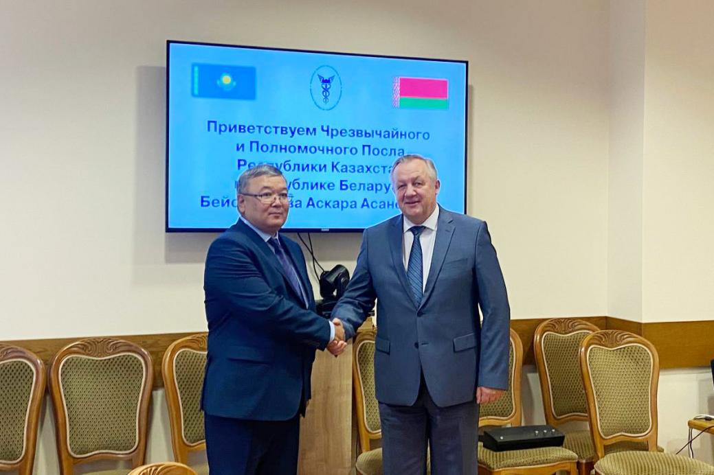BelCCI Chairman Mikhael Miatlikov meets Ambassador Extraordinary and Plenipotentiary of Kazakhstan to Belarus Askar Beisenbayev